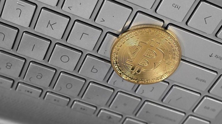 Español (México): Bitcoin address encoding: Bech32, networks and receiving checks；独立主题配图