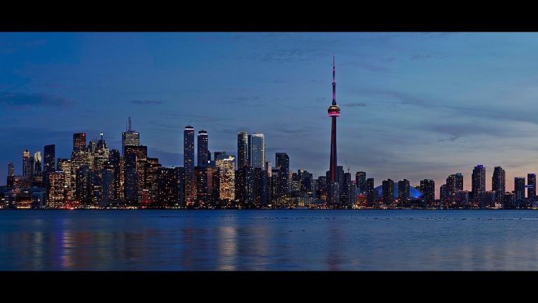 العربية: Choosing a Canadian crypto platform: registration, custody and provincial differences；独立主题配图