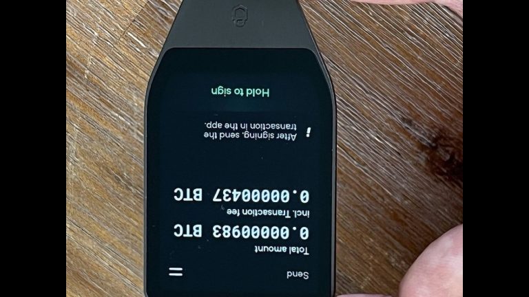 Русский: Checking hardware-wallet passphrases: hidden wallets, backups and recovery limits;独立主题配图