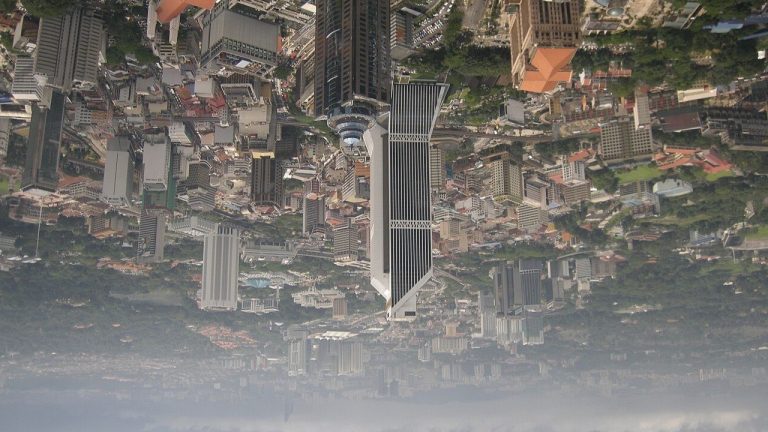 Русский: Checking a Malaysian digital-asset platform: list, entity and service limits;独立主题配图