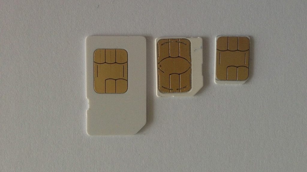 Español (México): Reducing SIM-swap risk: an account and phone-number checklist；独立主题配图