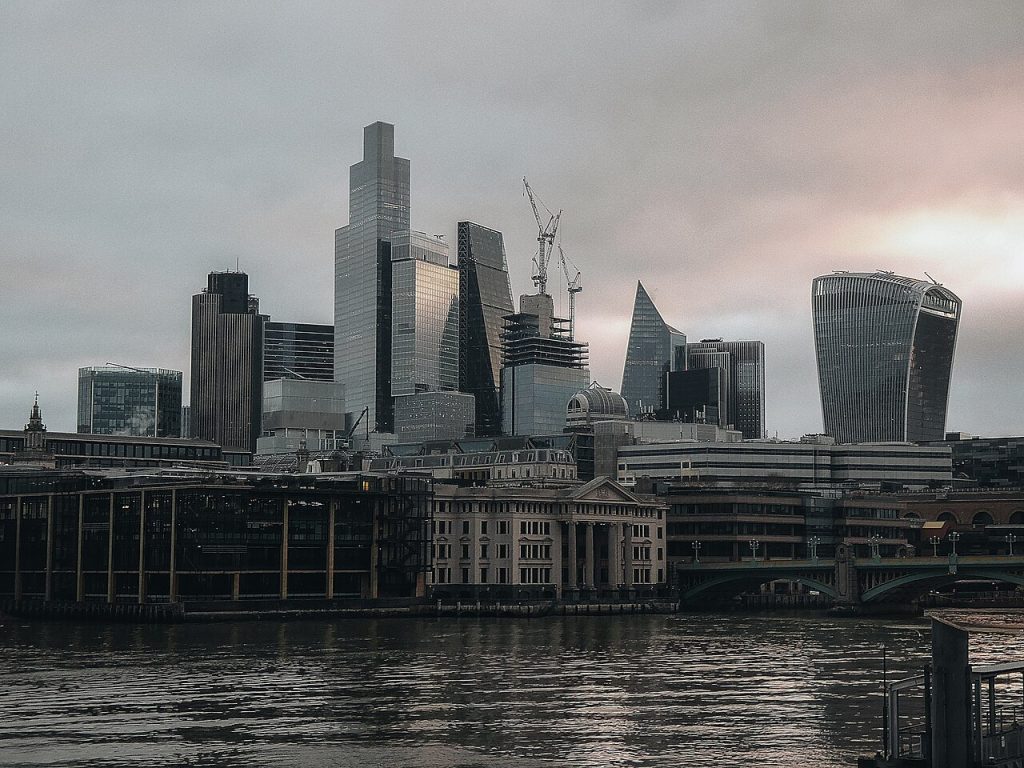 英国加密资产推广怎么查：先看 FCA 规则与受众地区